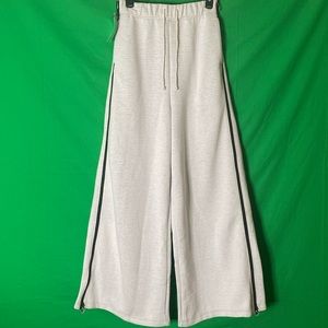 Nike NEW Sweat Pants Loose Fit Coupe Wide Leg TAGS